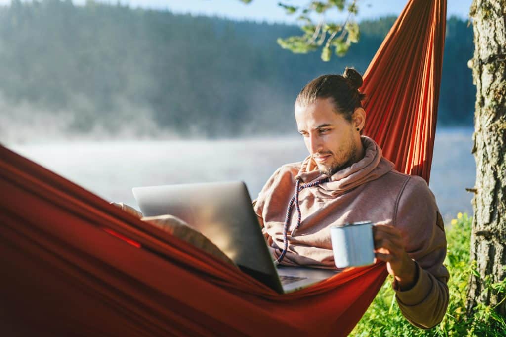 Work Anywhere: Five Steps For the Best Outdoor Office Set Up